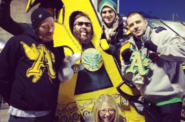 Ce fan de #Athletics est dédié. #Jour d'ouverture...