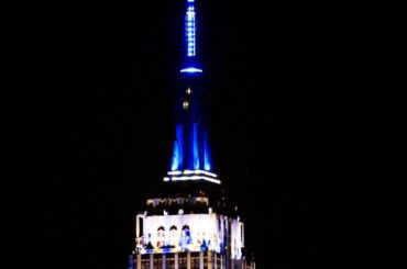 @Empirestatebldg brille sur @yankees en hommage à Derek Jeter. #Loin...