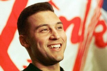 La recrue de l'année. #FarewellCaptain ...