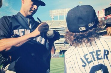 Le capitaine signe lors de sa dernière série à Oakland. #FarewellCaptain ...