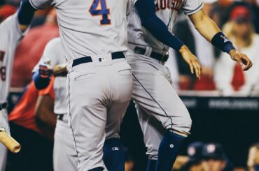 UN AUTRE #WorldSeries Springer Dinger ....