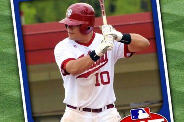 Avec le 4ème choix général du #MLBDraft 2014, les @cubs sélectionnent le receveur Kyle S ...