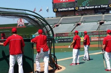Les @Angels profitent d'une petite action de la Coupe du monde en encourageant #USMNT pendant BP ....