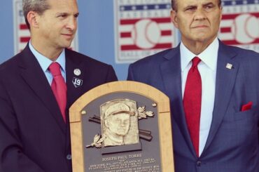 Joe Torre reçoit sa plaque @baseballhall. #hofwknd ...