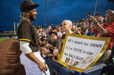 Un moment génial entre Fernando Tatís Jr. et un fan. #BiggerThanBaseball (via ...