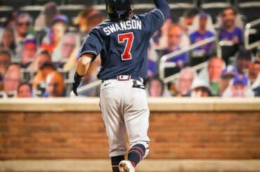 Les Braves le répandent dans le Queens.  #SundayNightBaseball ...