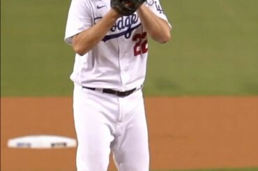 Clayton Kershaw est prêt pour la #WorldSeries. ...