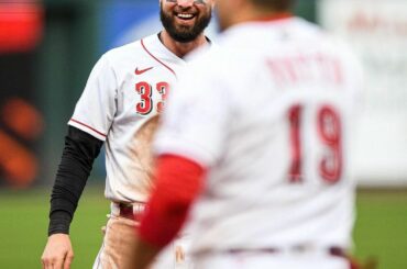 Un triple play puis un #walkoff.  Cette équipe @Reds est amusante à regarder ...