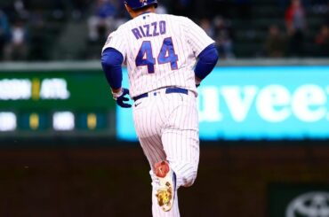 @ arizz_44 a une paire de circuits en prime time!  #SundayNightBaseball ...