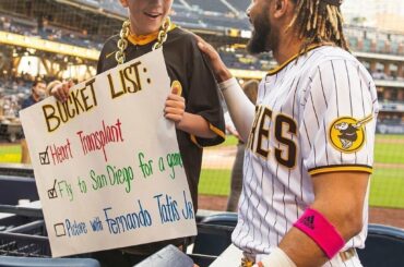 Moments like this are #BiggerThanBaseball.
⠀⠀⠀⠀⠀⠀⠀⠀⠀
(via @padres)...
