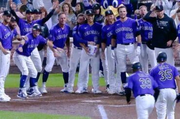 Les @Rockies ont maintenant 12 victoires en #walkoff, le plus cette saison !...