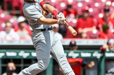 Goldy va sur la lune pour commencer le #SeptemberBaseball !...