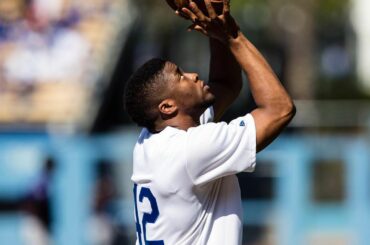 "Il s'est installé… que les enfants connaîtraient Jackie Robinson grâce à ma performance."  – Ch...