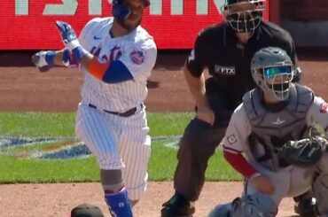 Le premier HR du Jackie Robinson Day appartient à @robinsoncano, qui a été nommé d'après...