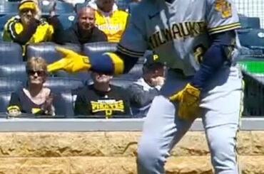 Le base-ball est drôle.  Le premier HR de @ cutchtwenty2 en tant que brasseur est venu contre son vieux thé...