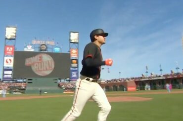 Wilmer Flores s'assure que le retour de Buster Posey à San Francisco est grandiose...