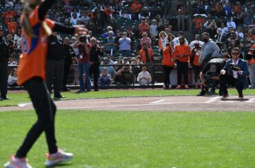 Buster Posey, papa n°1 et encadreur de pitch !...