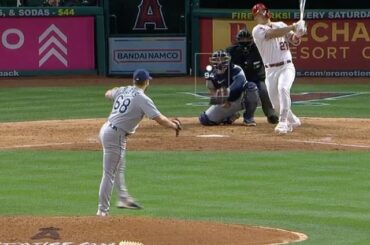Trout et Ohtani font dos à dos !...