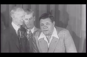 Babe Ruth félicite Connie Mack pour ses 50 ans de baseball