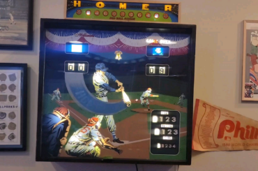 Tableau d'affichage MLB fabriqué à partir d'un flipper