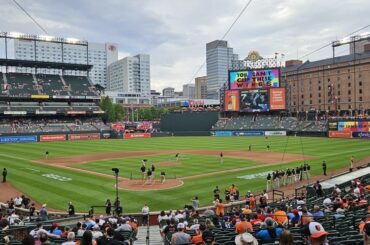 Camden Yards, MLB Park 3/30.  Certainement un parc que tout le monde devrait visiter.  (Mais aussi quand/comment les chapeaux sont-ils arrivés à 55 $ ?!?)