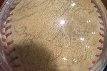 Aide avec les signatures de baseball de Philadelphie (?)