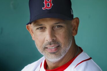 Alex Cora dit que les fans des Red Sox doivent être « meilleurs » après les chants des Yankees à Fenway Park