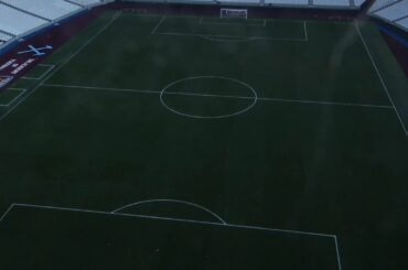 Timelapse du London Stadium devenant un stade approximatif pour les London Series de ce week-end