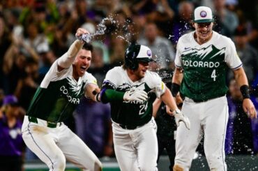 La toute première violation de l'horloge de pitch de la MLB suscite une célébration hilarante et électrique