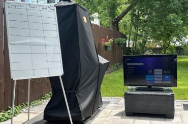 Préparation pour 9 manches, 9 hot-dogs et 9 bières