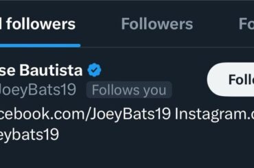 J'ai 70 abonnés sur Twitter.  José Bautista en fait partie.