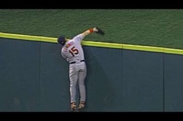 Jim Edmonds réussit un incroyable vol de circuit (en bas du 9e ; 16/09/04)
