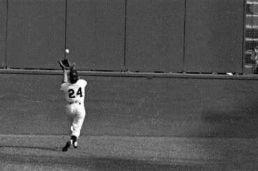 Le numéro 24 devrait-il être retiré en l’honneur du regretté grand Willie Mays ?