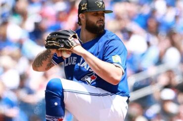 Manoah des Blue Jays sera absent 12 à 14 mois après une opération à l'UCL