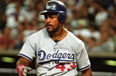 L'ancienne star des Dodgers Raul Mondesi écope de 6 ans de prison pour détournement de fonds alors qu'il était maire de sa ville natale