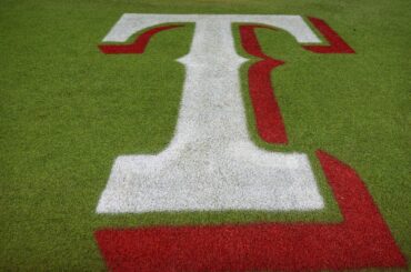Les Rangers sélectionnent un releveur pour leur effectif MLB