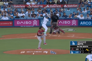 NATION DES DODGERS !!! Freddie Freeman et Teoscar Hernández se retrouvent dos à dos !