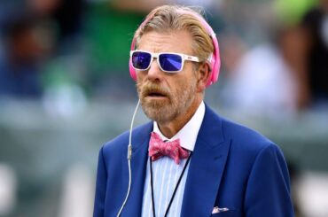 Howard Eskin, animateur radio des Phillies, suspendu après un « baiser indésirable »