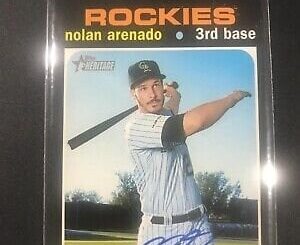 Autographes Topps Heritage Real One 2020 #ROANA Nolan Arenado ROCKIES AUTO