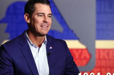 Billy Bean, pionnier du baseball et défenseur de l'inclusion, décède à 60 ans