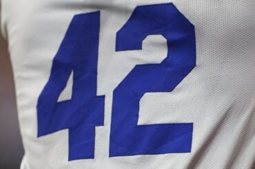 Une nouvelle statue de Jackie Robinson dévoilée à Wichita, Kansas