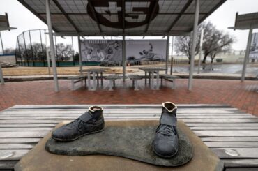 Un homme condamné à 15 ans de prison pour avoir volé la statue de Jackie Robinson