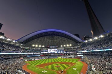 Je suis allé au match des Jays hier. Les Jays n'ont pas gagné, mais j'ai pris cette photo du Rogers Centre