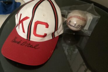 Souvenirs de chapeau et de balle Buck O'Neil