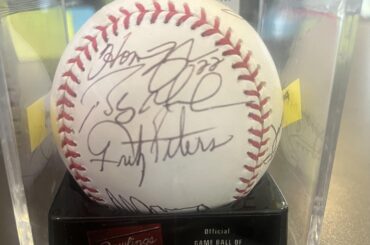 Besoin d'aide pour identifier les signatures de la MLB s'il vous plaît !!