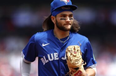 La saison de Bichette officiellement terminée suite à une fracture du doigt