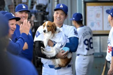 Dave Roberts alimente les rumeurs de retour de Shohei Ohtani au poste de lanceur en séries éliminatoires