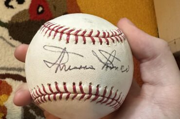 Reconnaissance d'autographes ? Vous avez vu quelqu'un d'autre faire ça.