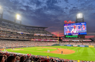 Quand vous allez dans un stade de baseball, qu’est-ce qui rend ce stade spécifique spécial aux yeux des fans ?