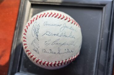 Quelqu'un sait de quelle équipe/année proviennent ces signatures ?